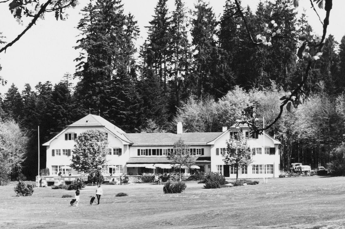 Le club-house après son inauguration en 1964